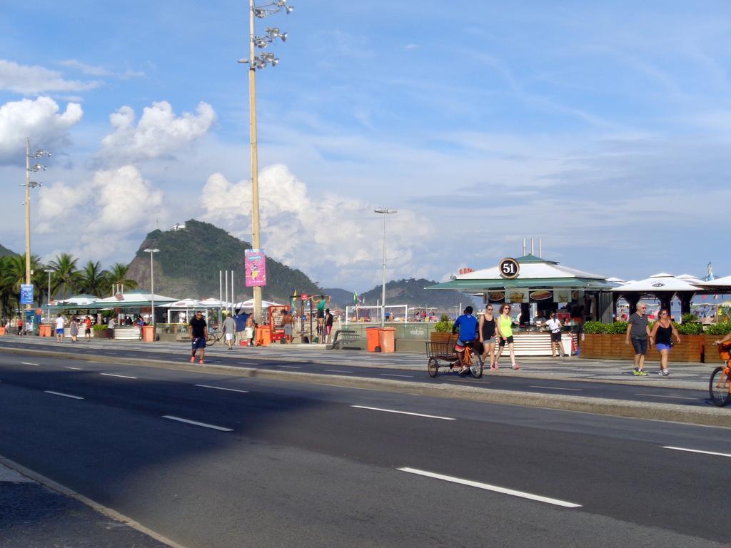 Bom E Barato A 200 Metros Da - Av Copacabana 1032 Ap 705 Apartamento